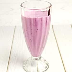 Коктейль молочный со смородиной 360 мл