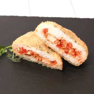 Онигирадзу с лососем